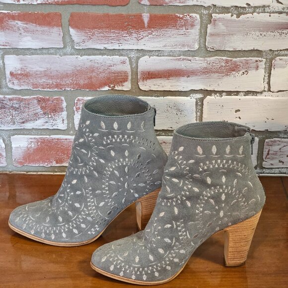 Dust Blue Matisse Springfield Bootie Size 6 - Picture 1 of 7